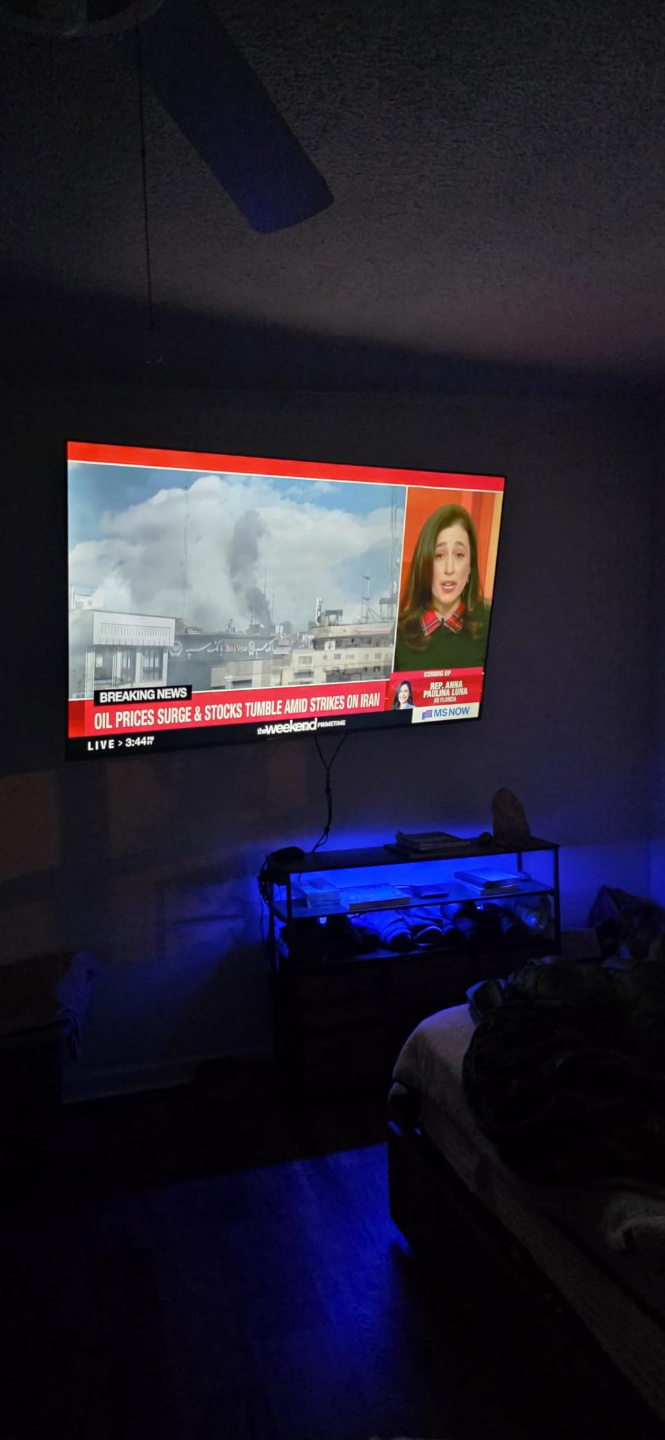 Samsung 75-Inch Class Crystal UHD U8000F 4K Smart TV (2025 Model) Endless Free Content, Crystal Processor 4K, MetalStream Design, Knox Security, Alexa Built-in customer photo 1