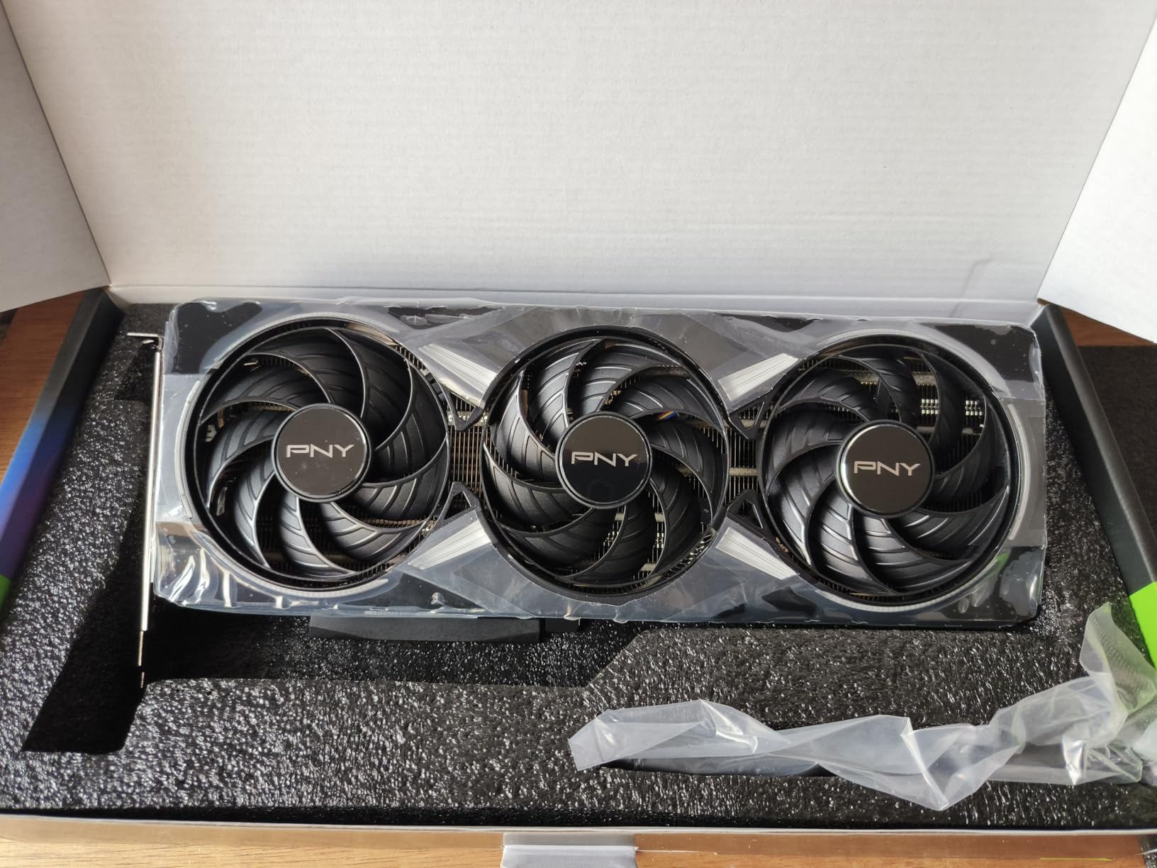 PNY NVIDIA GeForce RTX 5070 Epic-X ARGB OC Triple Fan Graphics Card (12GB GDDR7, 192-bit, Boost Speed: 2685 MHz, SFF-Ready, PCIe 5.0, HDMI/DP 2.1, Blackwell Architecture, DLSS 4) customer photo 2