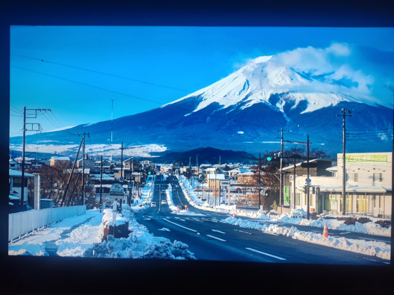 32-Inch Class A4 Series FHD 1080p Smart Fire TV (32A4NF, 2025 Model) - DTS Virtual: X, Slim Bezel Design, Alexa Built in customer photo 2