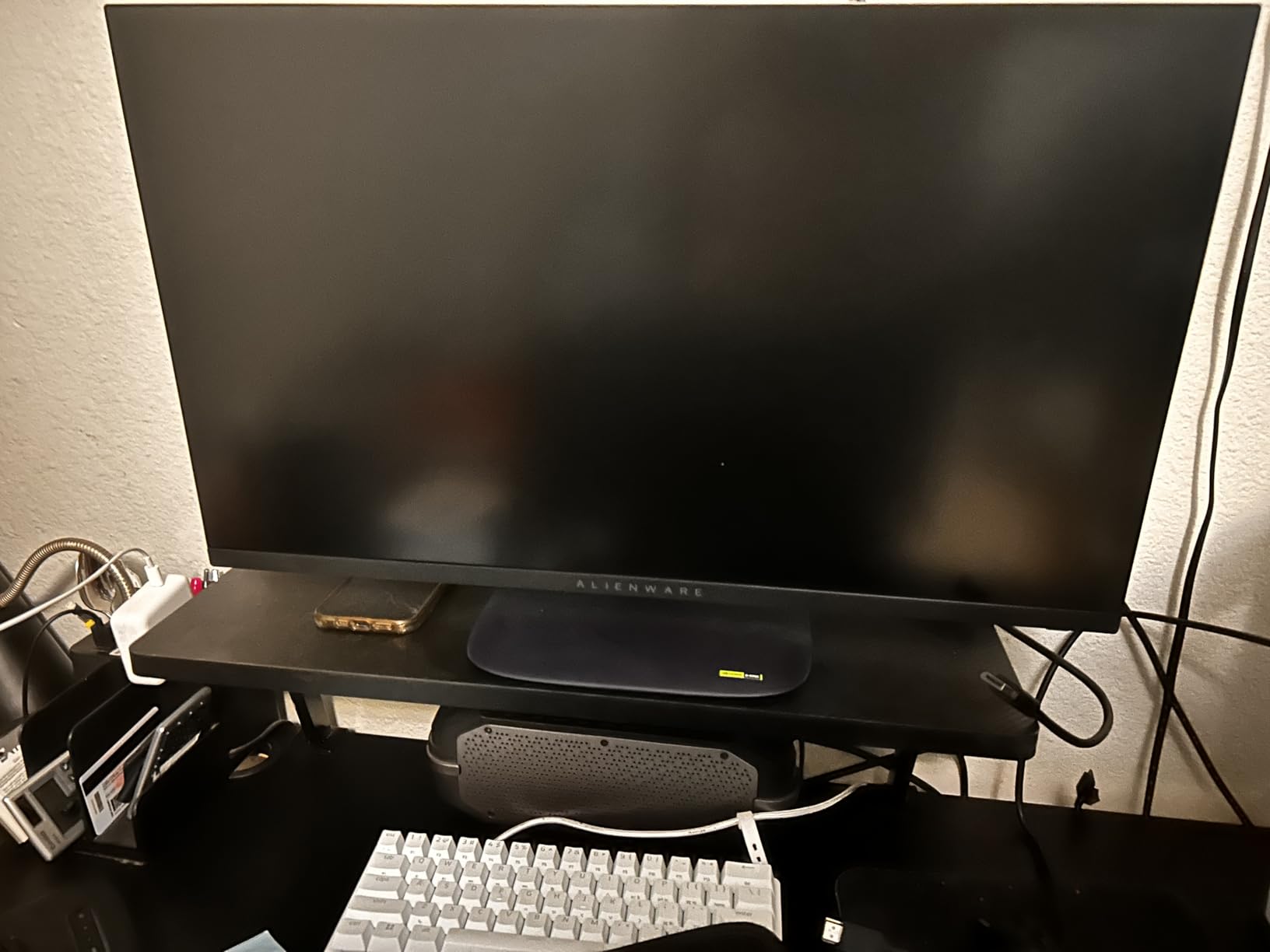Alienware 27 Gaming Monitor - AW2725DM - 27-inch QHD 180Hz 1ms Display, IPS, NVIDIA G-SYNC, AMD Freesync, VESA AdaptiveSync. customer photo 2