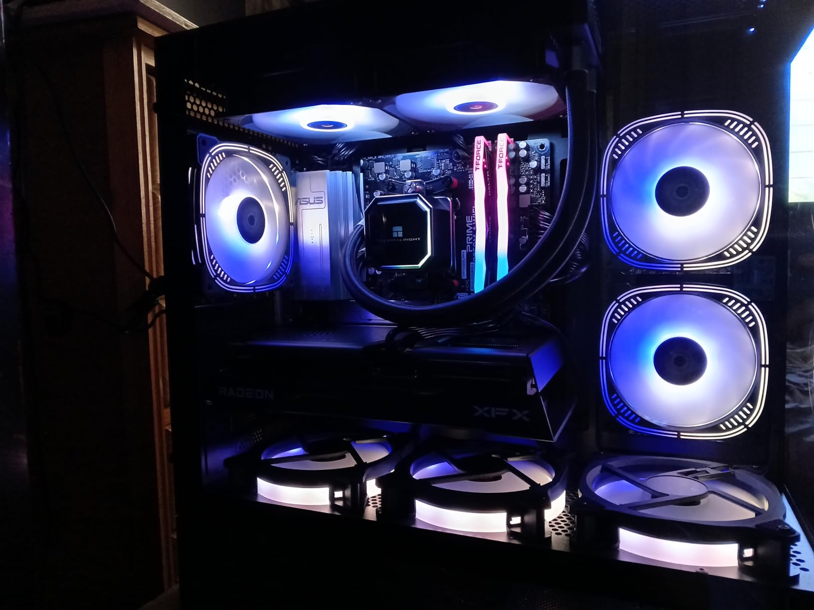 ASUS B650E MAX Gaming WiFi W - AMD B650 AM5 ATX Motherboard, White PCB, DDR5, PCIe 5.0, 3X M.2, Wi-Fi 6E, 2.5Gb LAN, USB 10Gbps Type-C, DisplayPort, HDMI, BIOS Flashback, Aura Sync, Advanced AI PC customer photo 1