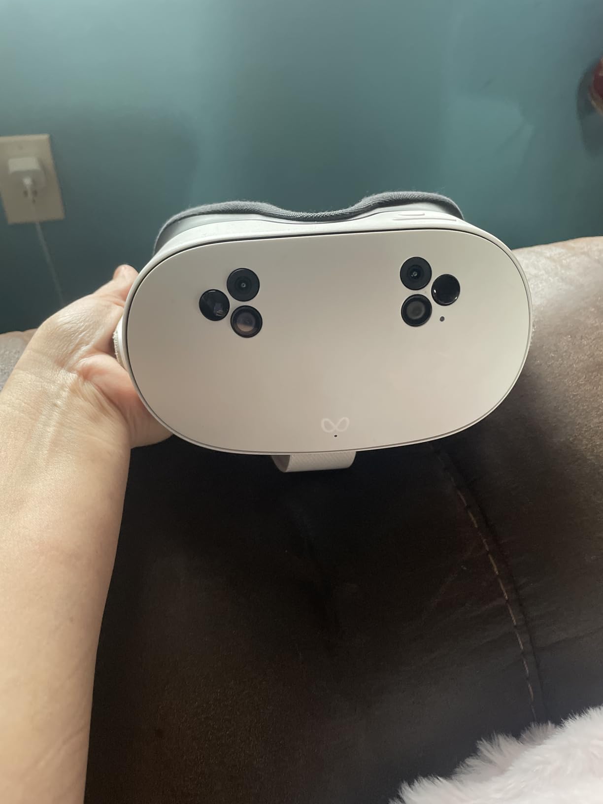 Meta Quest 3S 128GB | VR Headset - Thirty-Three Percent More Memory - 2X Graphical Processing Power - Virtual Reality Without Wires - Access to 40+ Games with a 3-Month Trial of Meta Horizon+ Included customer photo 2