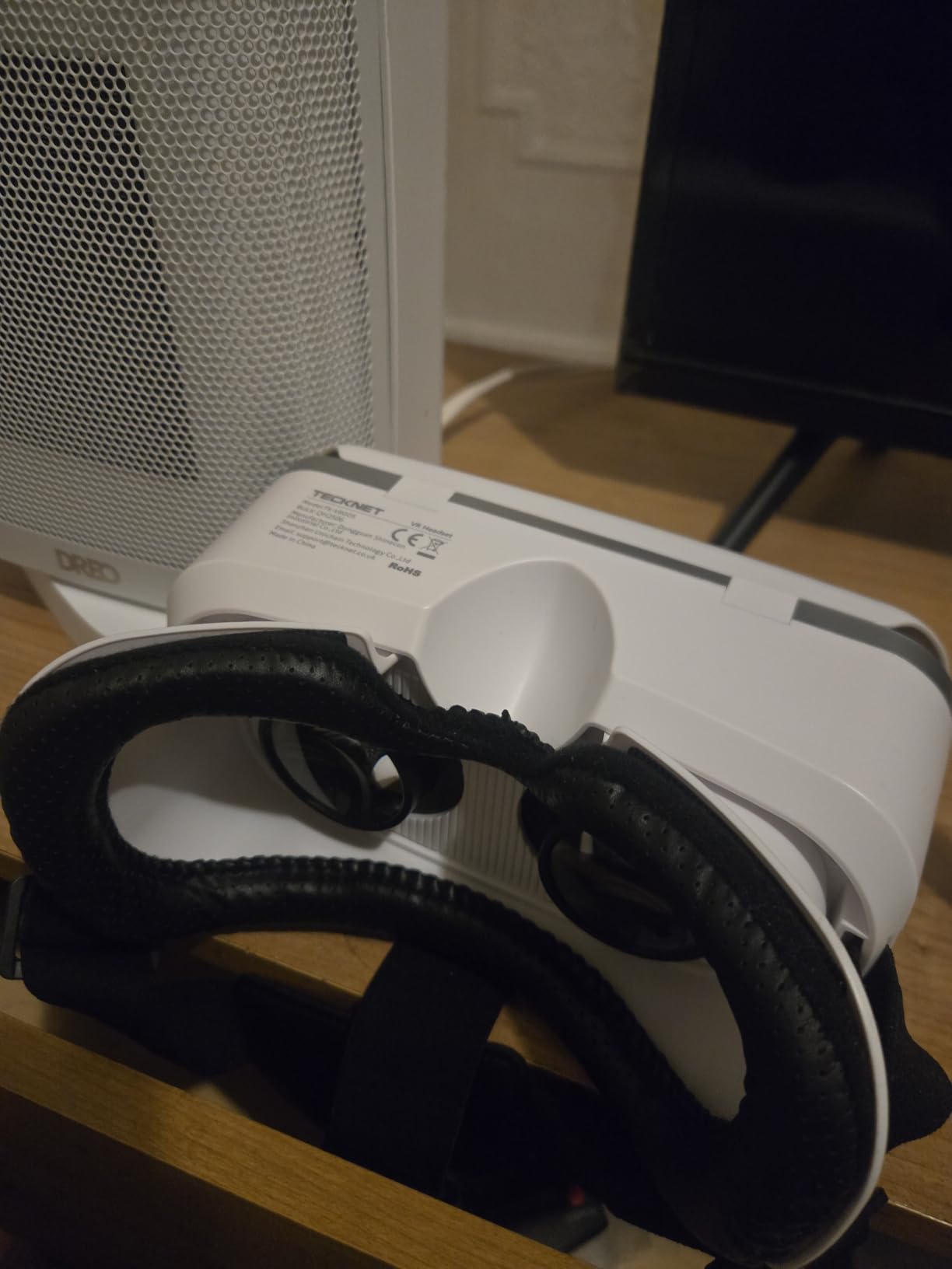 TECKNET VR Headset for Phone with Bluetooth Controller, 4.7-7.2