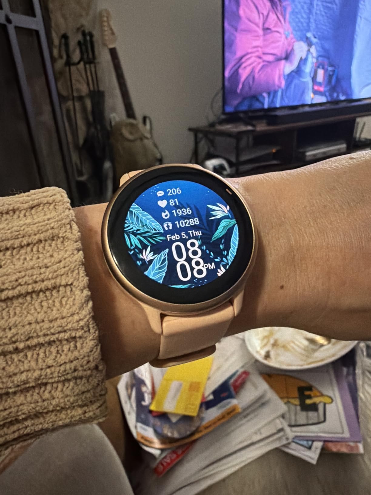 vivoactive 6, Health and Fitness GPS Smartwatch, AMOLED Display, Up to 11 Days of Battery, Slate with Black Band customer photo 1