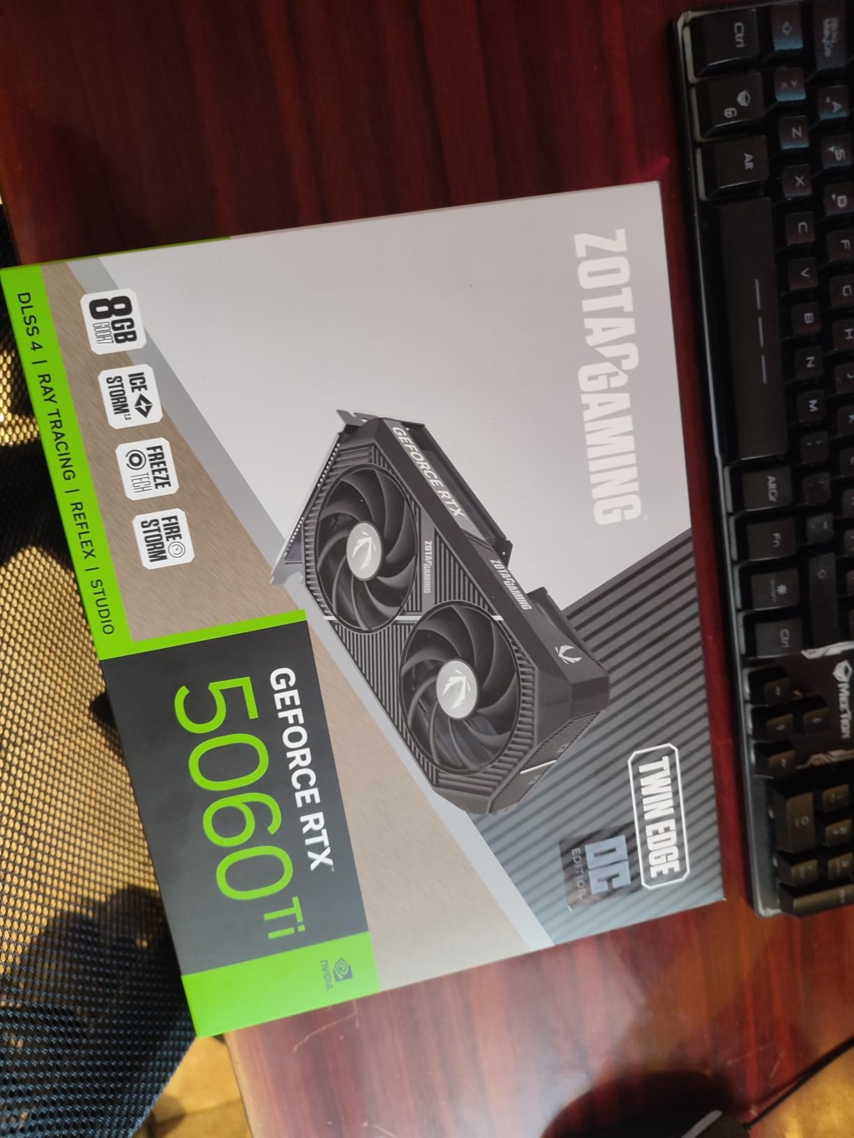 ZOTAC Gaming GeForce RTX 5060 Ti 8GB AMP DLSS 4 8GB GDDR7 128-bit 28 Gbps PCIE 5.0 Gaming Graphics Card, IceStorm 2.0 Cooling, White LED Lighting, ZT-B50610F-10M customer photo 1