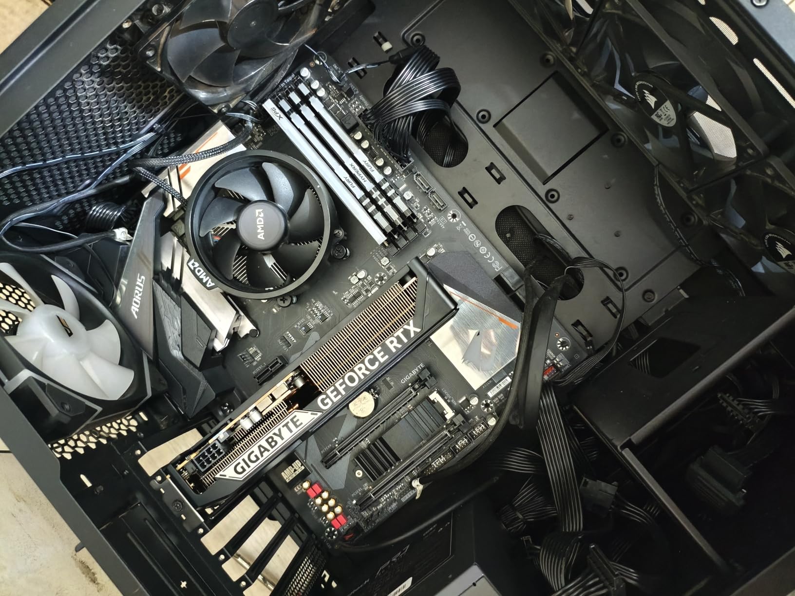 GIGABYTE GeForce RTX 5060 WINDFORCE OC 8G Graphics Card, Cooling System, 8GB 128-bit GDDR7, PCIe 5.0, DisplayPort & HDMI - Video Output Interface customer photo 2