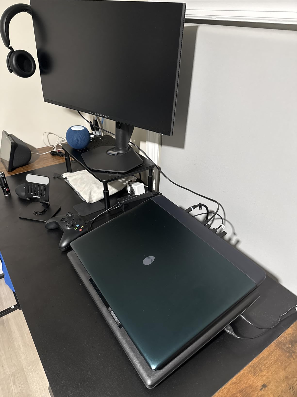 Alienware 18 Area-51 Gaming Laptop AA18250-18-inch QHD+ 300Hz 3ms Display, Intel Core Ultra 9-275HX, 32GB DDR5 RAM, 1TB SSD, NVIDIA GeForce RTX 5070, Windows 11 Home, Onsite Service - Liquid Teal customer photo 2
