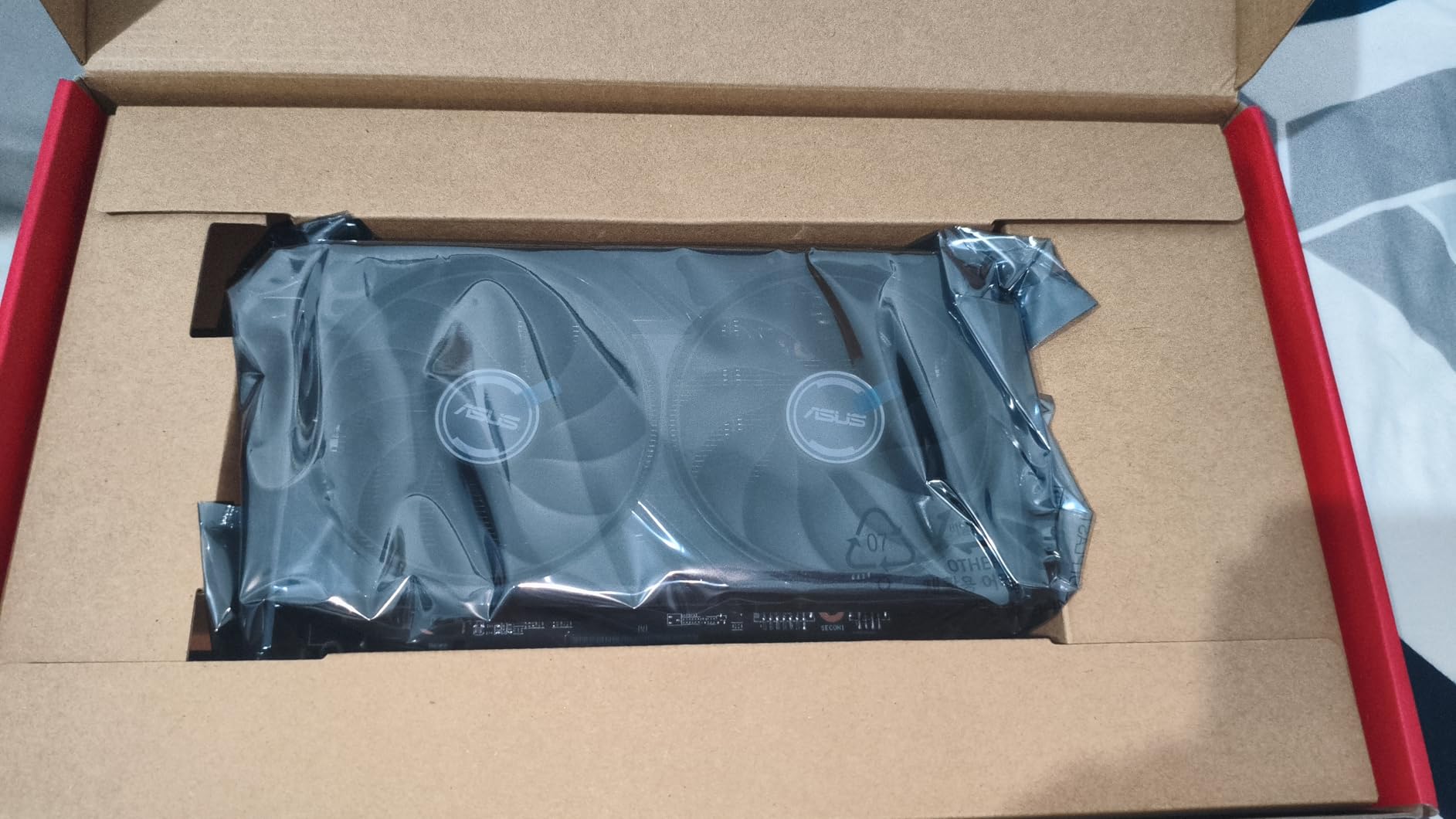 ASUS Dual Radeon RX 9060 XT 16GB GDDR6 Graphics Card (PCIe 5.0, HDMI 2.1b, DisplayPort 2.1a, 2.5-Slot Design, Axial-tech Fan Design, 0dB Technology) customer photo 2