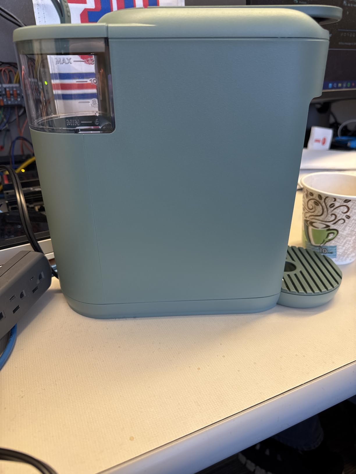 K-Mini Mate Single Serve K-Cup Pod Coffee Maker, Brews Up to 12 oz Cup, Compact Portable Coffee Machine for Small Spaces, Great for Dorms & Offices, Black customer photo 1