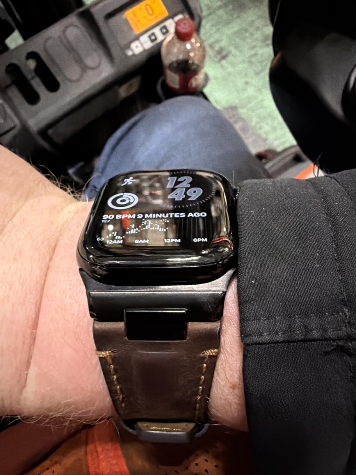 Apple Watch Series 11 [GPS 42mm] Smartwatch with Jet Black Aluminum Case with Black Sport Band - S/M. Sleep Score, Fitness Tracker, Health Monitoring, Always-On Display, Water Resistant customer photo 2