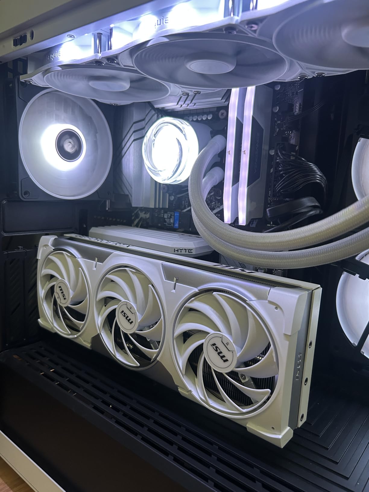 msi Gaming RTX 5070 Ti 16G Ventus 3X PZ OC Graphics Card (16GB GDDR7, 256-bit, Extreme Performance: 2482 MHz, DisplayPort x 3 2.1a, HDMI 2.1b, NVIDIA Blackwell Architecture) customer photo 1