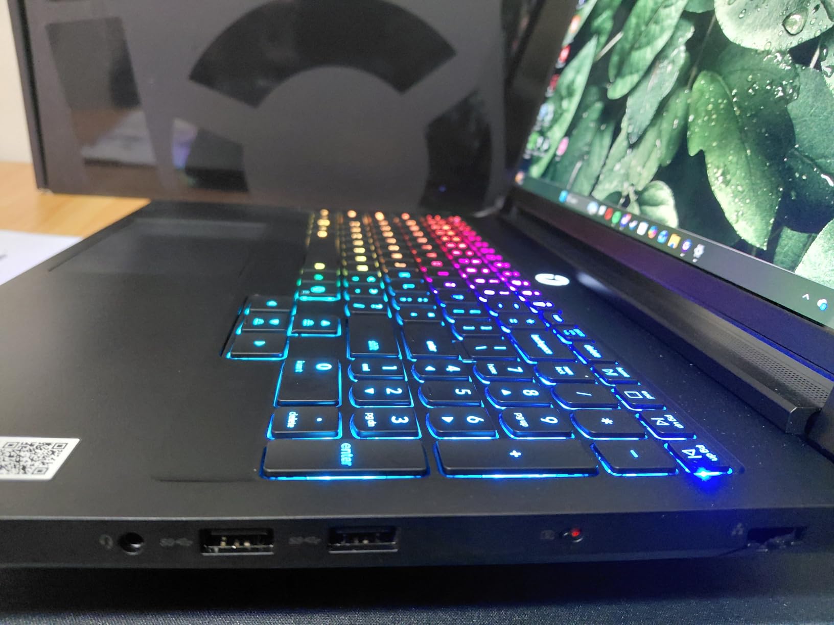 Lenovo Legion Pro 7i - AI-Powered Gaming Laptop - Intel Core Ultra 7 255HX - 16