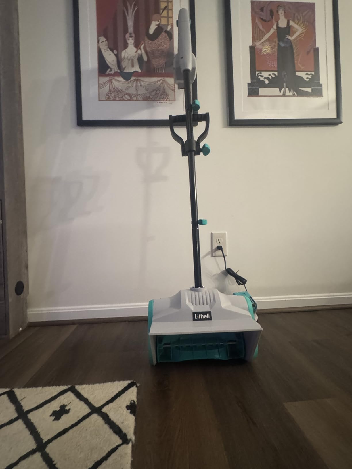 Litheli Cordless Snow Shovel, 13-Inch Battery-Powered Snow Blower with 4.0Ah Battery, Easy to Use Snow Thrower for Driveways, Sidewalks, Decks & Patios customer photo 2