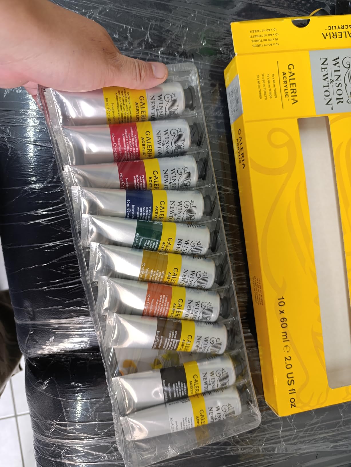 Winsor & Newton Galeria Acrylic Paint, 10 x 60ml (2-oz) Tube Paint Set | Introductory Acrylic Paint made with Professional Pigments, Perfect for Beginners, Buttery Texture, High Tinting Strength customer photo 2