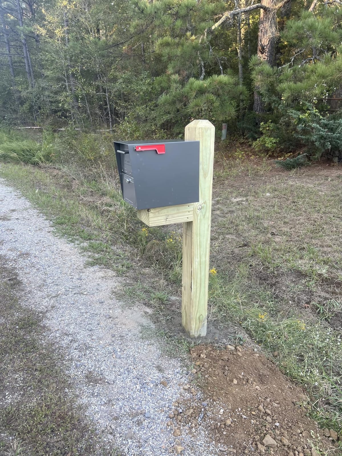 Architectural Mailboxes 6200B-10 Oasis Classic Locking Post Mount Parcel Mailbox with High Security Reinforced Lock,Black,18.00 x 15.00 x 11.50 inches customer photo 2