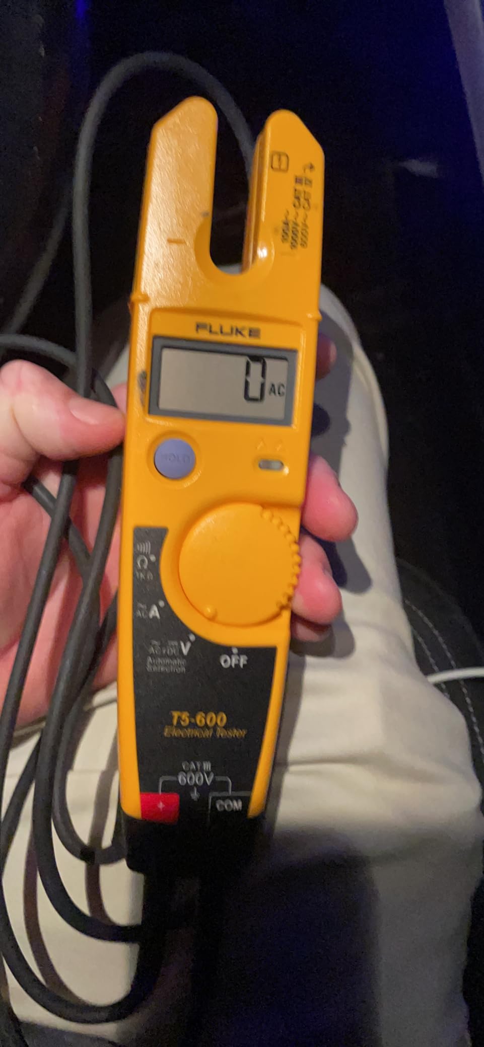Fluke T5-600 Electrical Voltage, Continuity and Current Tester, Measures AC Current Up to 100 A Without Contact, Automatically Select AC/DC for Tests, Includes Detachable SlimReach Probe Tip customer photo 1