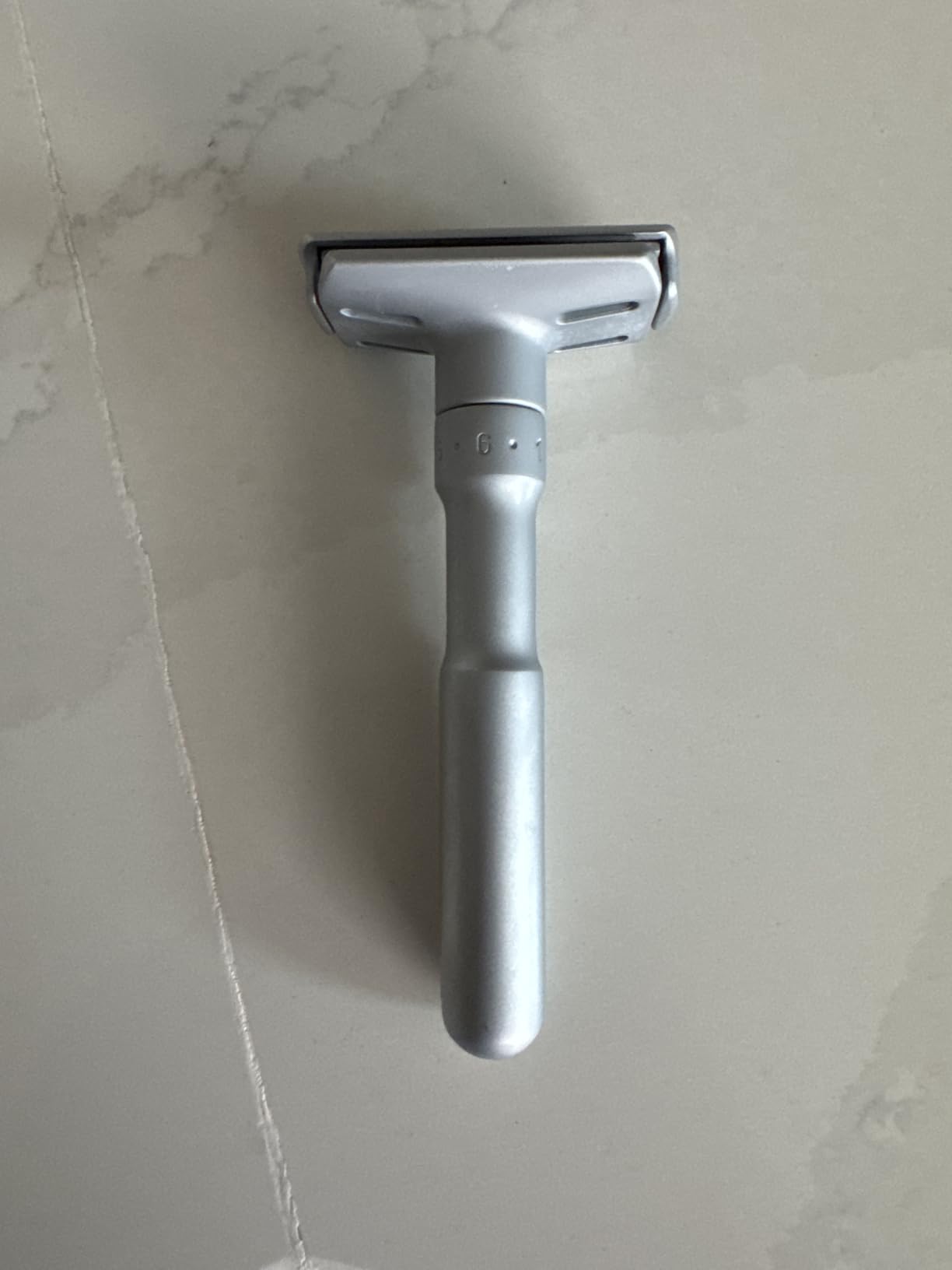 MERKUR FUTUR 700 Adjustable Double Edge Safety Razor - Matte Chrome, Adjustable Razor With Dial customer photo 1