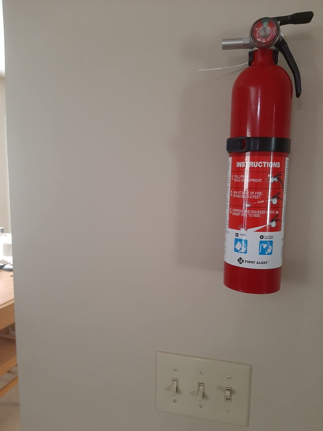 First Alert Fire Extinguisher, Standard Garage Use | GARAGE10 UL RATED 10-B:C, Red 1-Pack customer photo 2