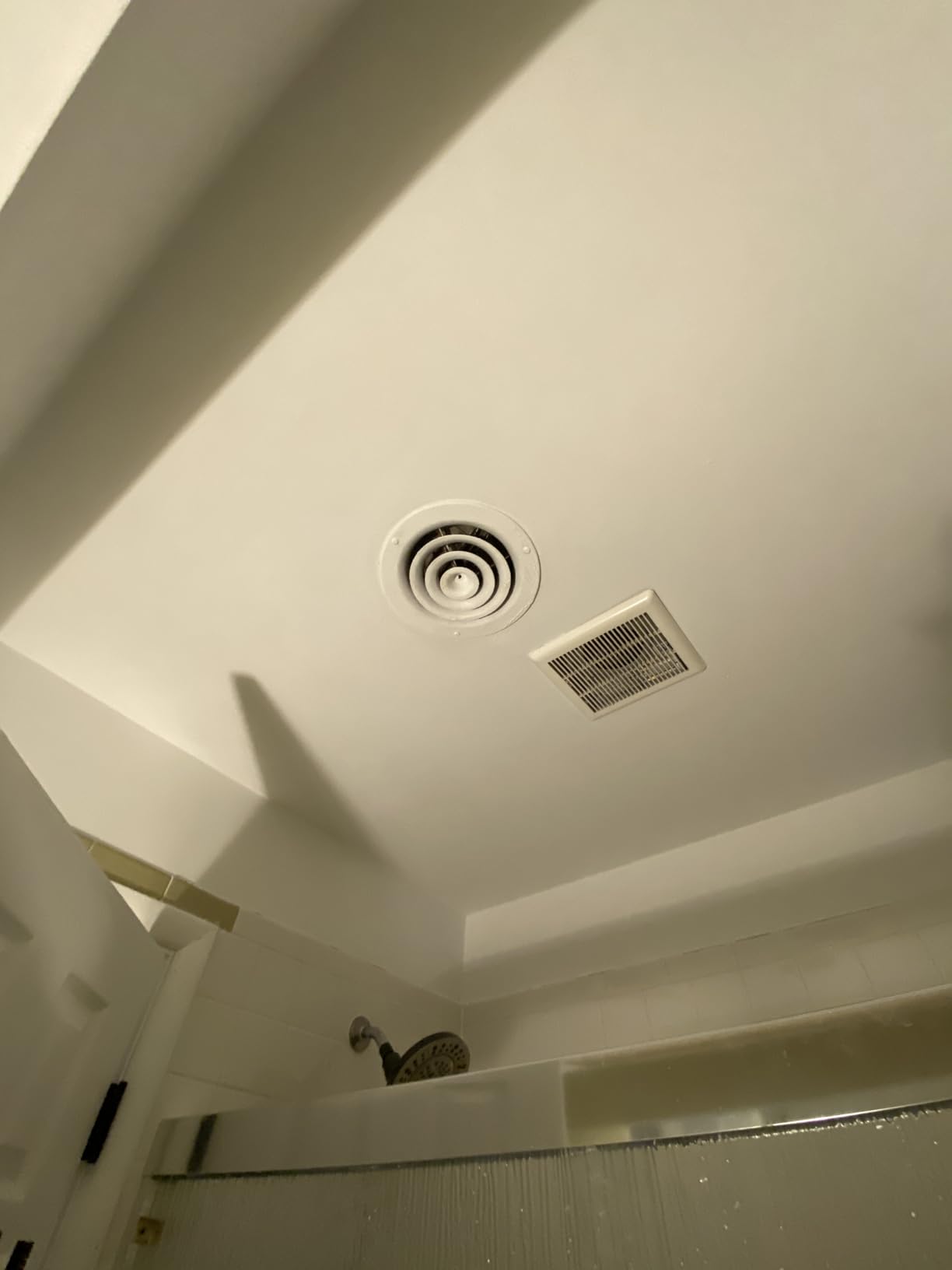 Zinsser 02774 PERMA-WHITE Mold & Mildew Proof Interior Paint, Quart, Eggshell White customer photo 2
