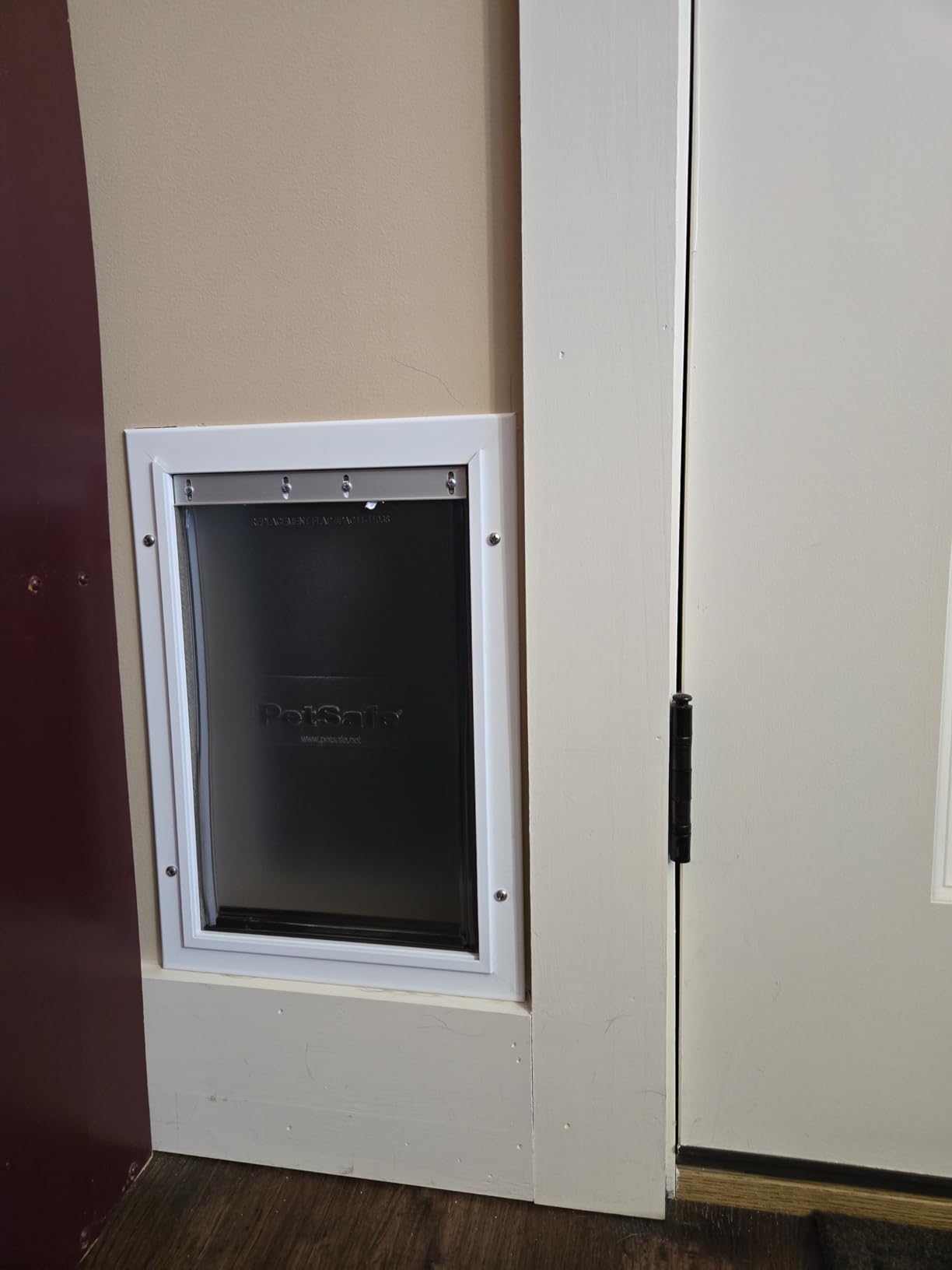 PetSafe Freedom Aluminum Pet Door Medium, White customer photo 2