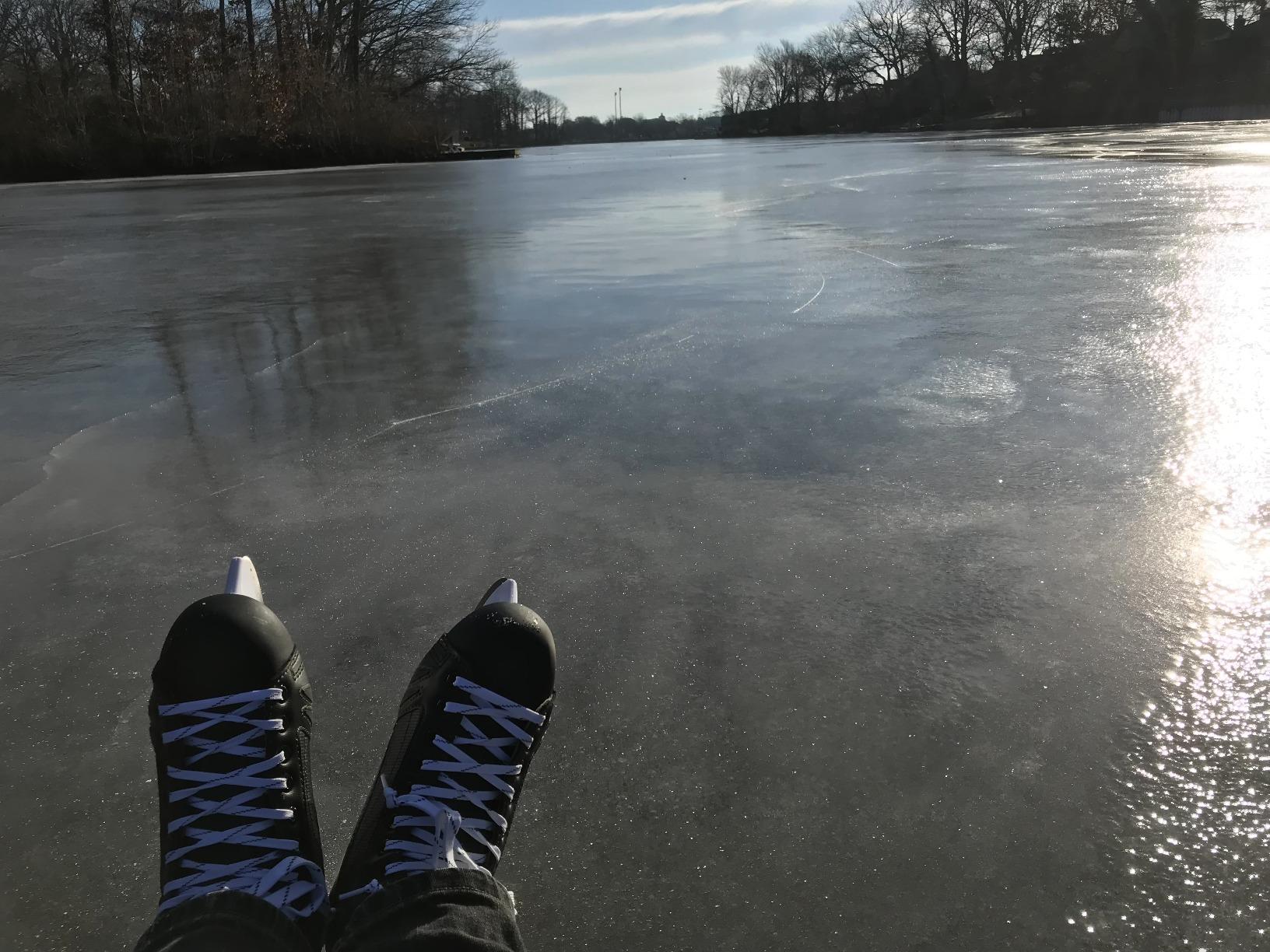American Athletic Ice Force Hockey Skates for Men - Lightweight Ice Skates with Reinforced Ankle Support, Moisture-Resistant Lining, Stainless Steel Blade - Recreational Indoor & Outdoor Use customer photo 2