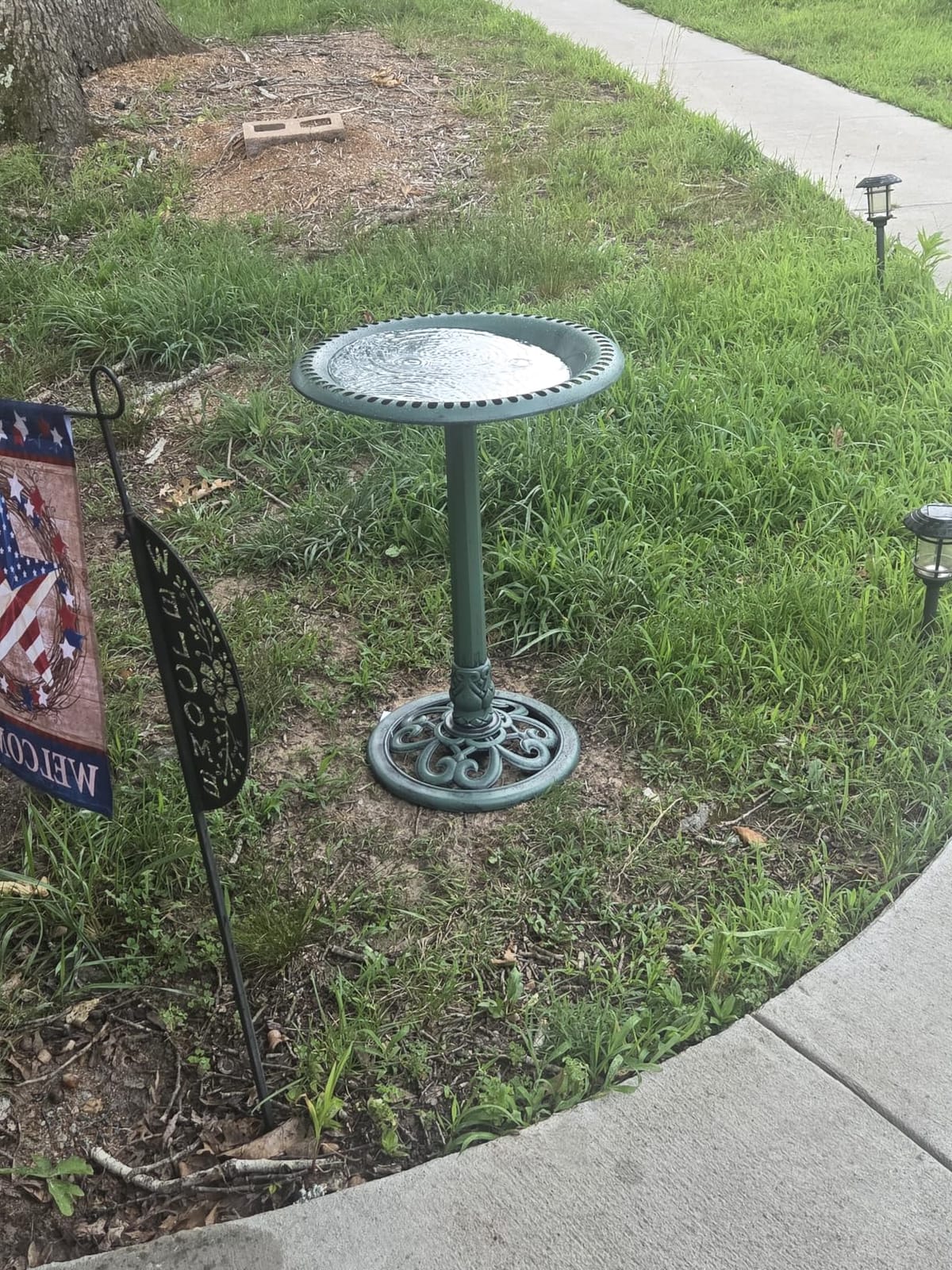 Alpine Corporation TEC116 Outdoor Aged Green Pedestal Birdbath with Scrollwork, 28