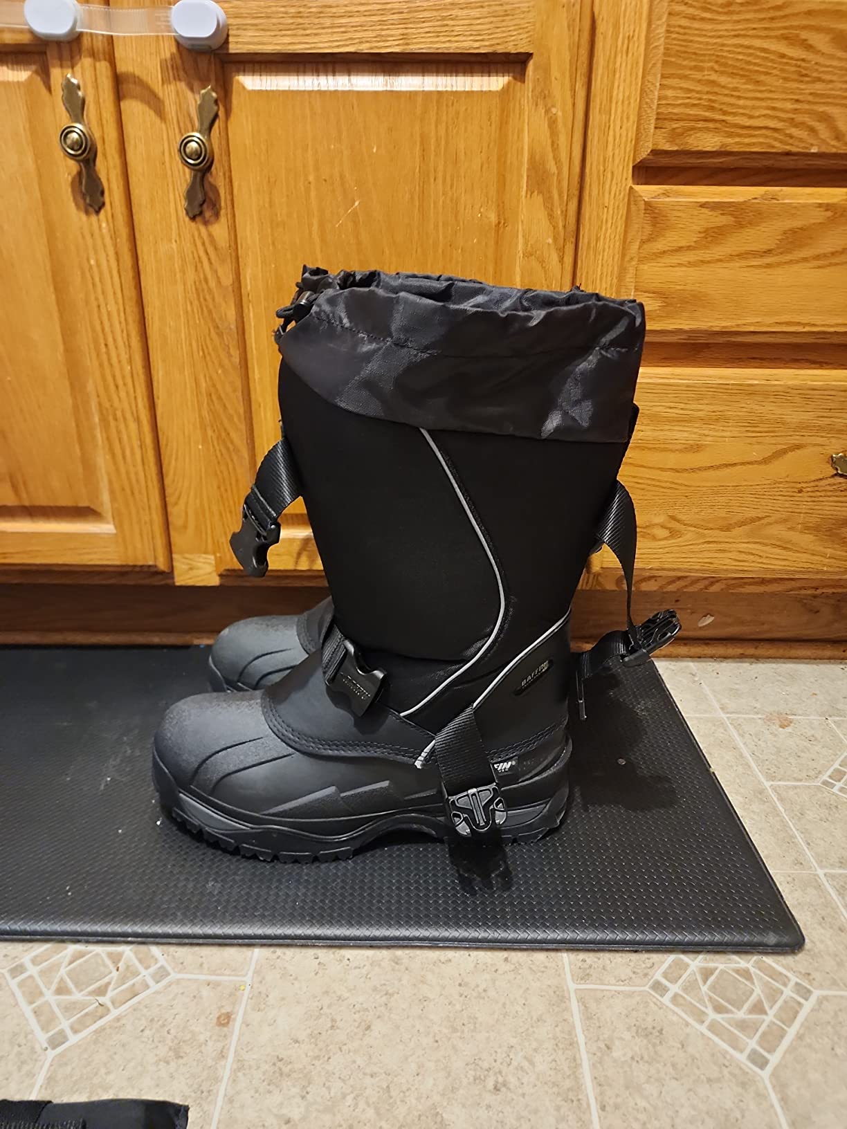 Baffin Impact Men's Boots, Mid-calf Height, for Extreme Cold weather, Snow and/or Ice-covered environments, Snowshoe Compatible customer photo 1