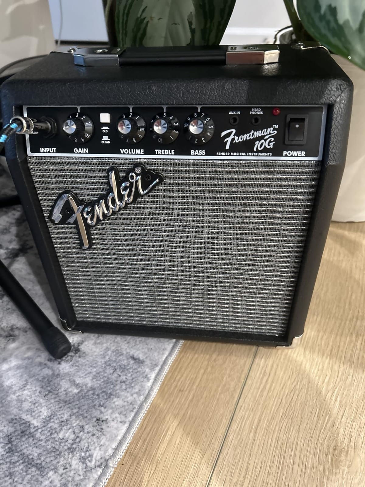 Fender Frontman 10G Electric Guitar Amplifier, 10-Watt Amp, Black/Silver | 10 Watt Practice Amp with 6