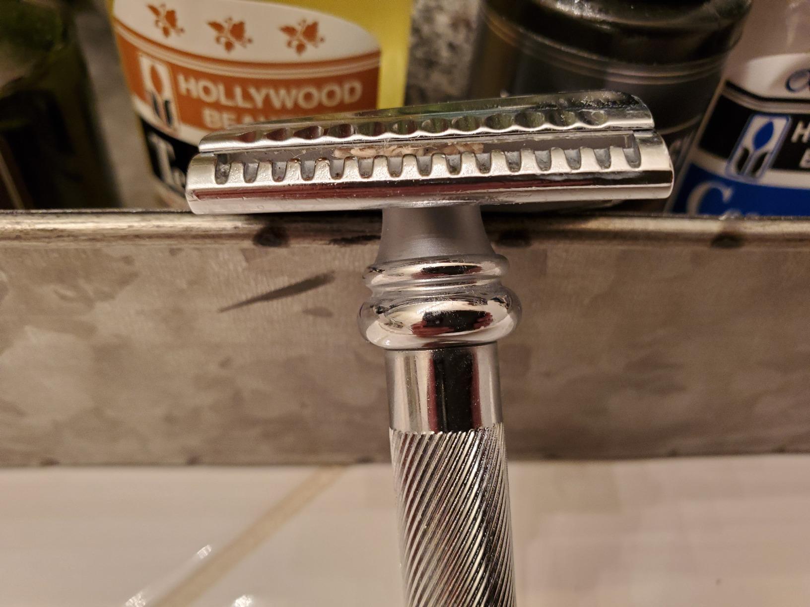 MERKUR 37C Double Edge Safety Razor | Slant Bar Design - Standard Handle | Made in Germany customer photo 1