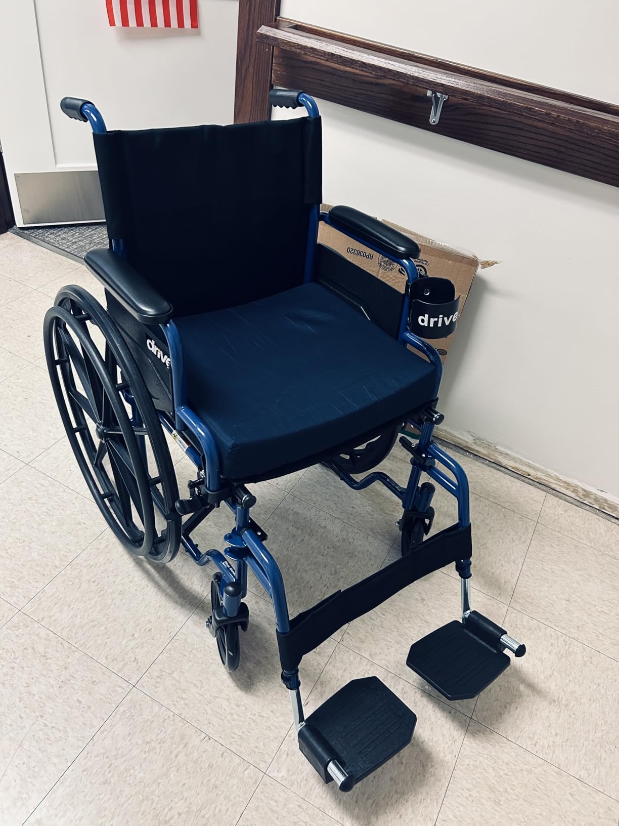 Drive Medical Blue Streak Lightweight Wheelchair with Footrests, 18-Inch Seat, Desk Arms, Swing-Away Footrests, Folding Steel Frame customer photo 2
