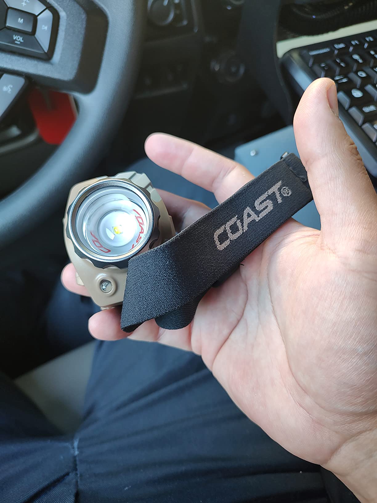 Coast FL88 615 Lumen Tri-Color (White/Red/Green) Pure Beam Twist Focus LED Headlamp, Batteries Included, Flat Dark Earth customer photo 1