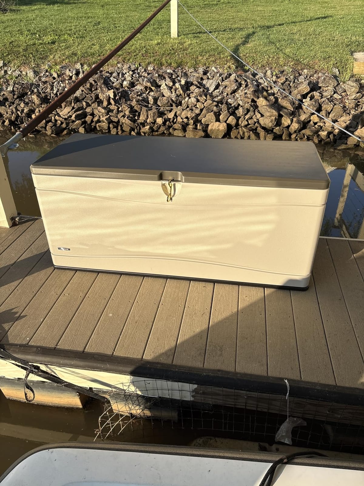 LIFETIME 60012 Extra Large Deck Box, 130 Gallon, Desert Sand/Brown customer photo 2