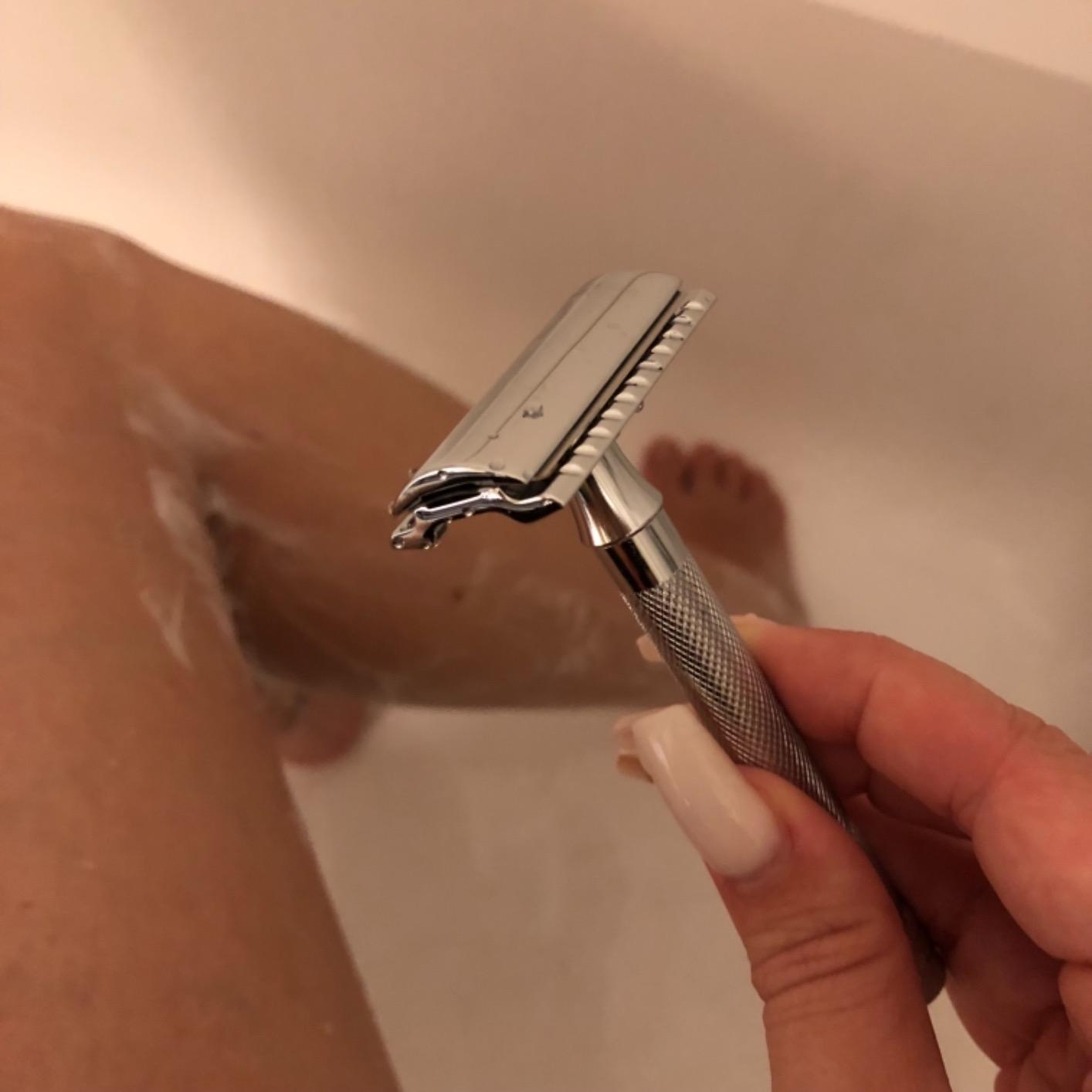 MERKUR 23C Double Edge Safety Razor - Polished Chrome, Long Knurled Brass Handle, Made in Germany customer photo 2