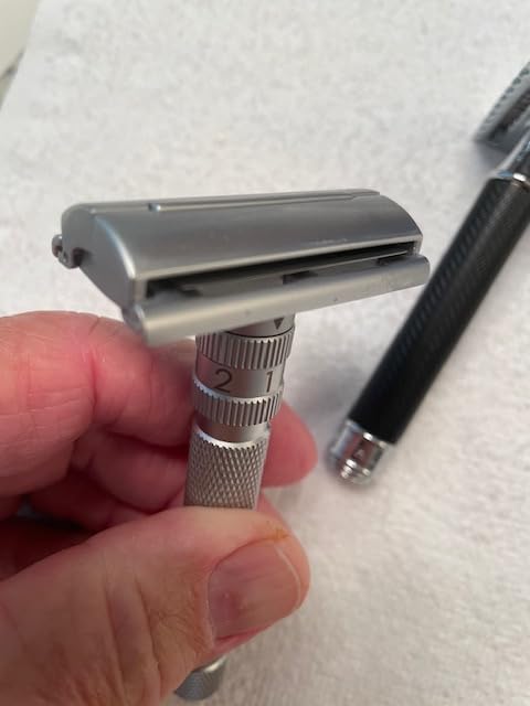 MUHLE TRADITIONAL R41 Double Edge Safety Razor (Open Comb) For Men - Barbershop Quality Close Smooth Shave customer photo 1