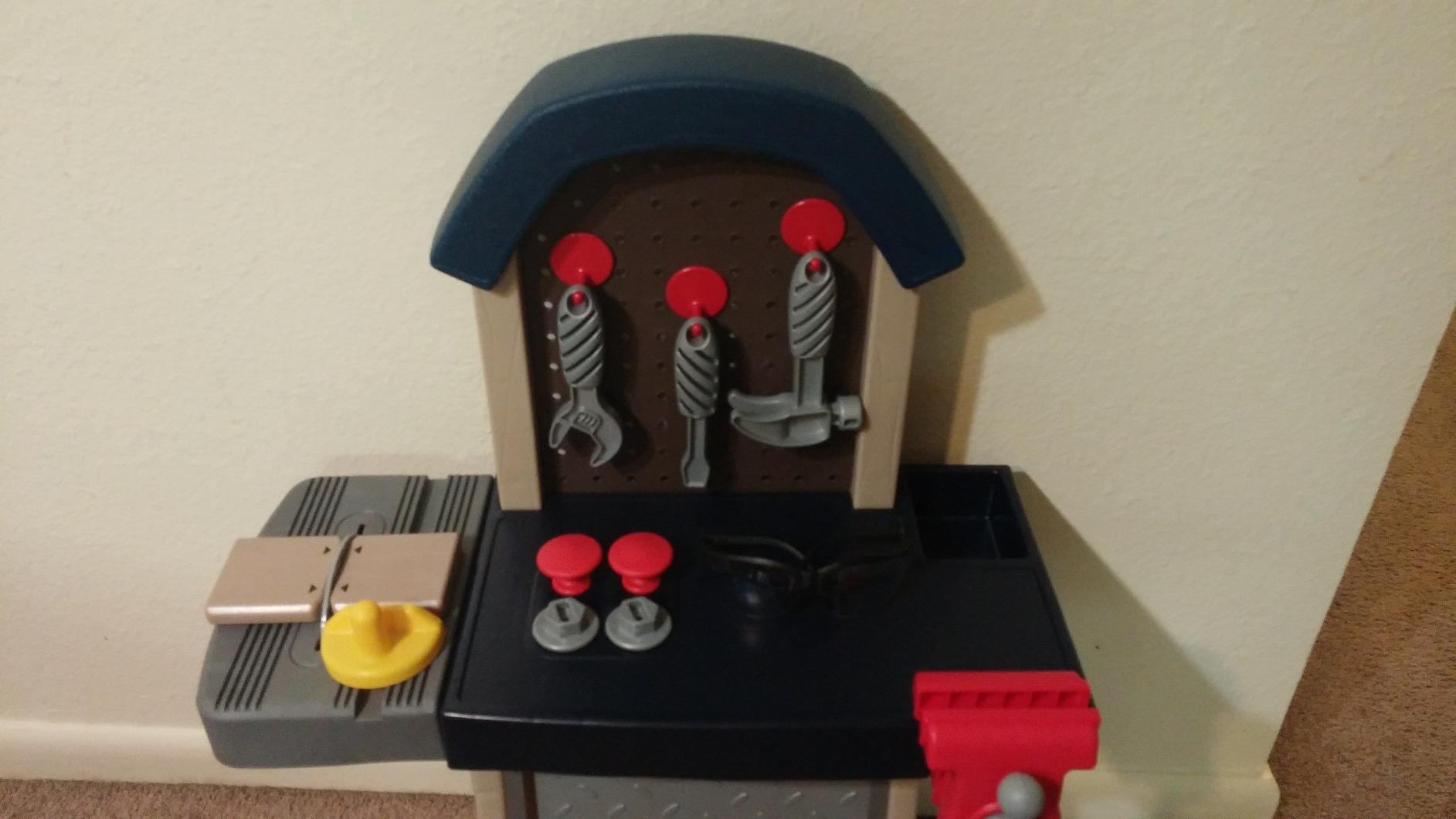 Little Tikes Tough Workshop Beige customer photo 2