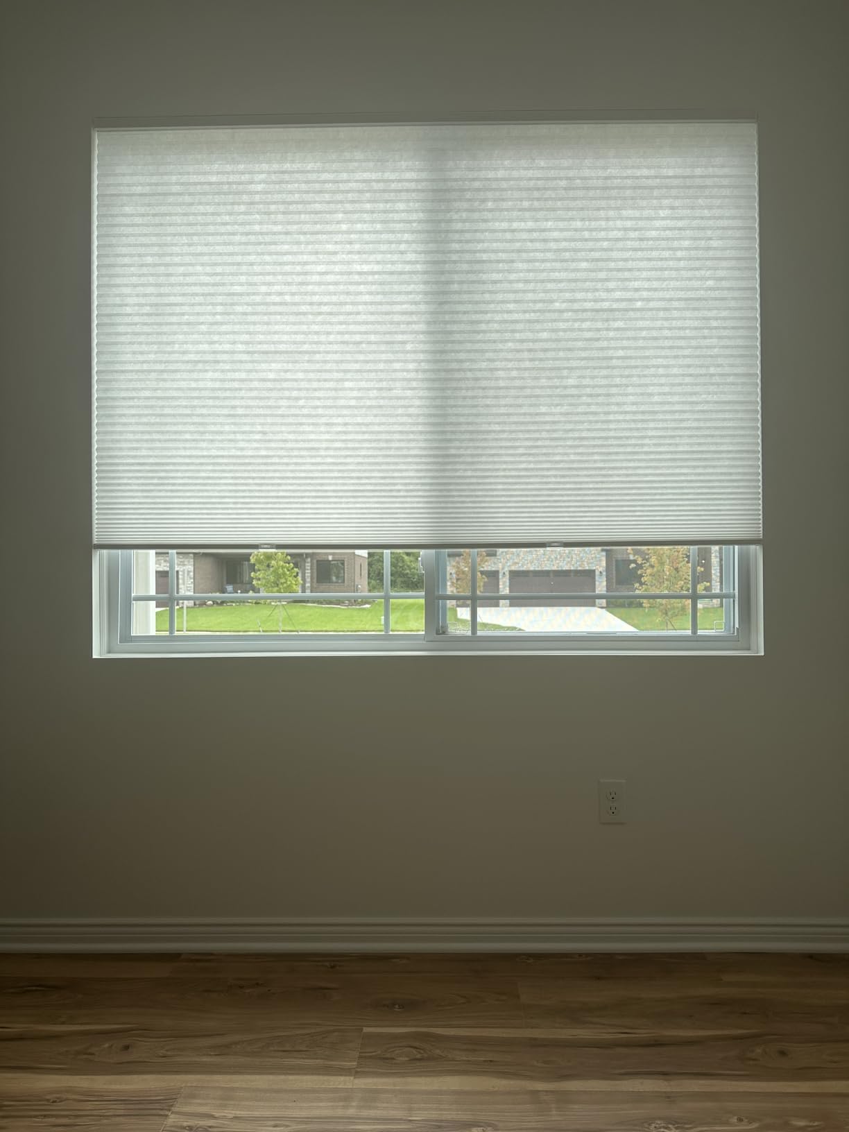 Arlo Blinds Single Cell Light Filtering Cordless Cellular Shades, Color: Pure White, Size: 34