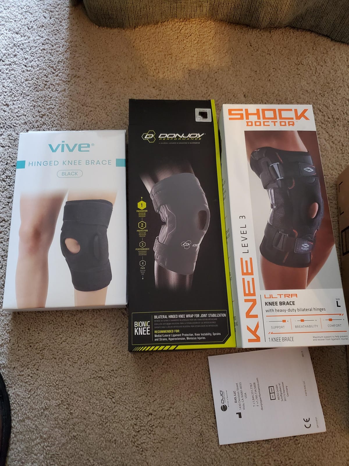 Shock Doctor Knee Brace, Compression Knee Brace for Men & Women, Hinged Knee Brace with Side Stabilizers, Maximum Support, Adjustable Dual Hinges, Knee Braces and Knee Support customer photo 1