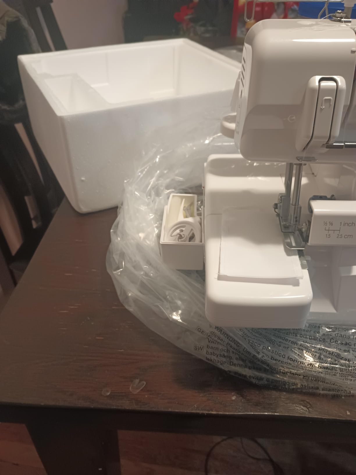 Juki MO-50E 3 or 4 Thread Serger, Lay In Tensions, Adjustable Differential Feed, Built In Rolled Hem, Automatic Lower Looper Threader, Retractable Upper Knife customer photo 1
