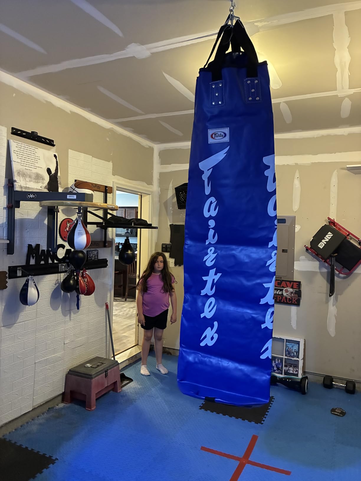 Fairtex HB6 Banana Heavy Bag, Muay Thai MMA Kickboxing Boxing Punching Bag | Full-length synthetic hide with non-tear lining. Extended cylinder absorbs low calf sweeps, front pushes, and knees customer photo 1