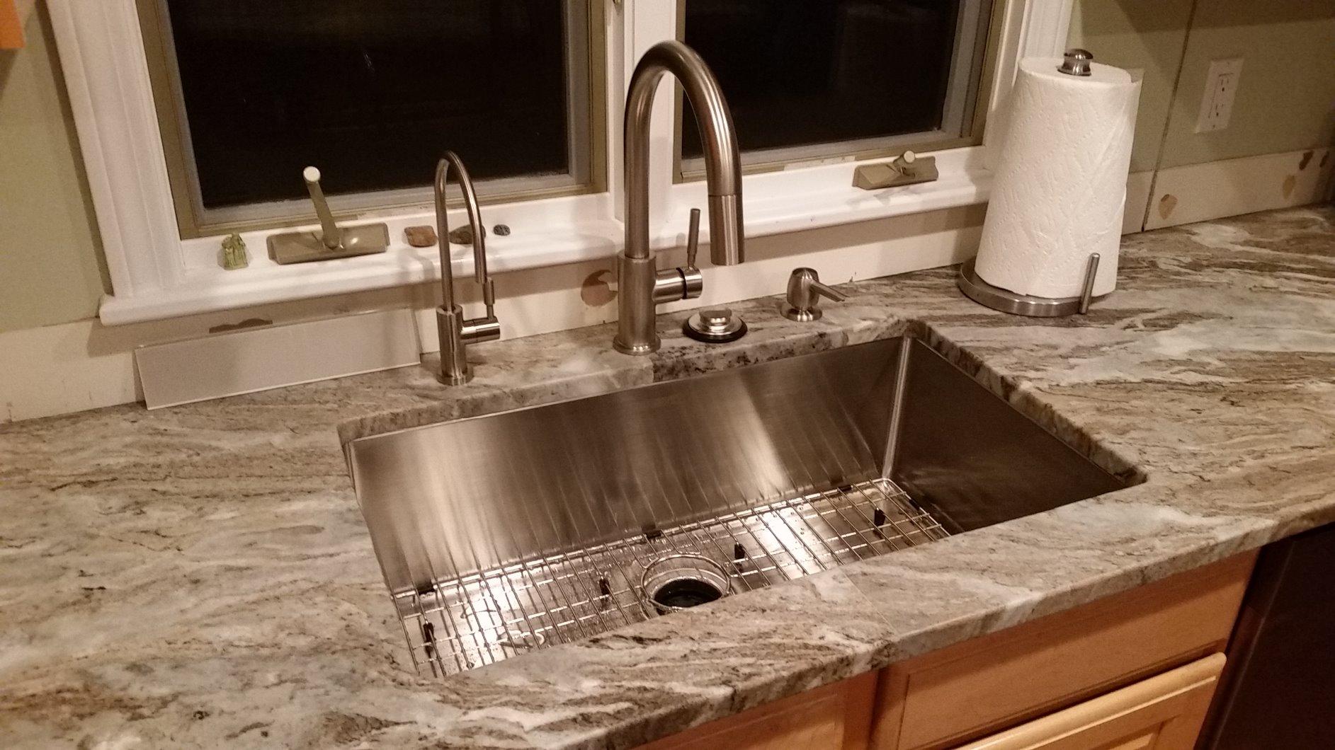 Ruvati 30-in 16-Gauge Rounded-Corner Undermount Kitchen Sink - RVH7300 customer photo 2