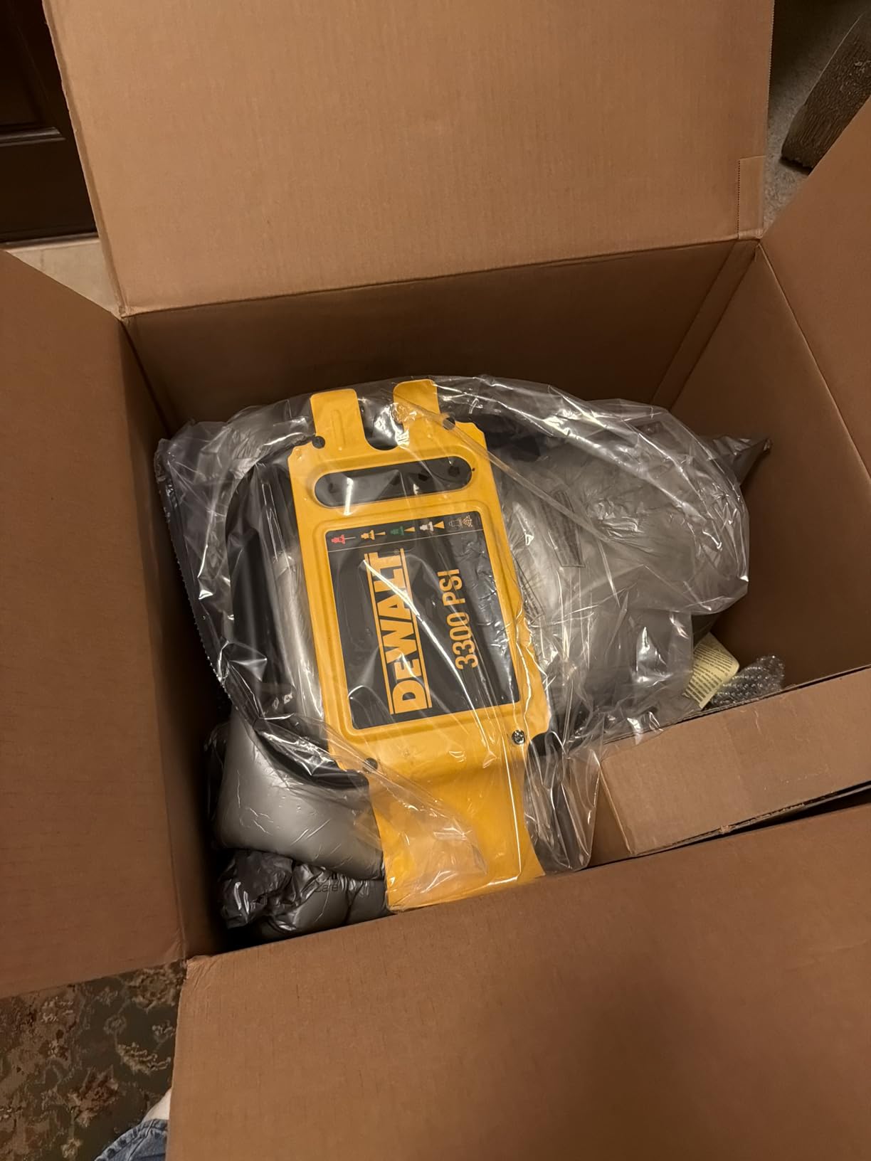 SIMPSON Cleaning PS3228 PowerShot 3300 PSI Gas Pressure Washer, 2.5 GPM, Honda GX200 Engine, Includes Spray Gun and Extension Wand, 5 QC Nozzle Tips, 5/16-inch x 25-foot MorFlex Hose, 49-State customer photo 1