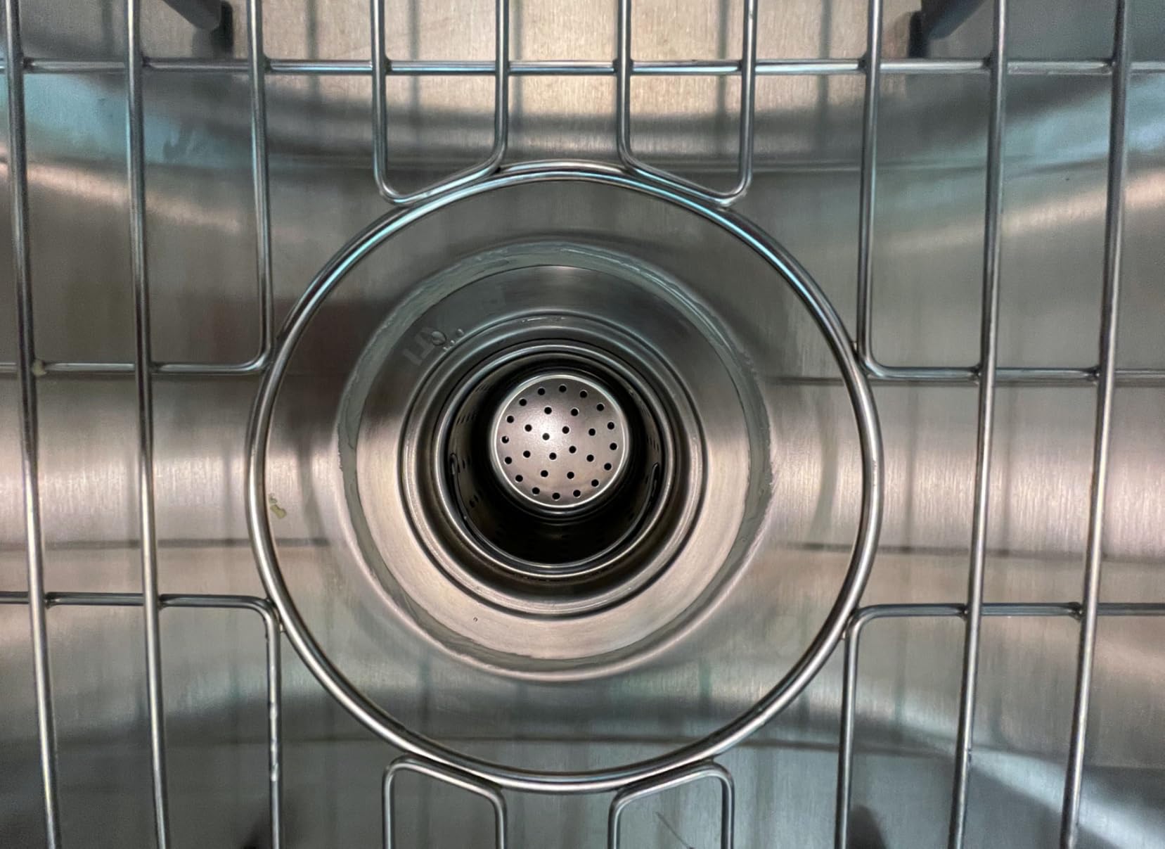Ruvati 32-in 16-Gauge Stainless Undermount Kitchen Sink - RVM4200 customer photo 2