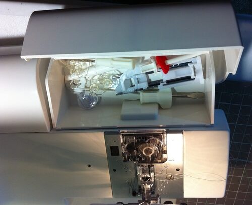 Janome HD3000 Heavy-Duty Sewing Machine with 18 Built-in Stitches + Hard Case customer photo 2