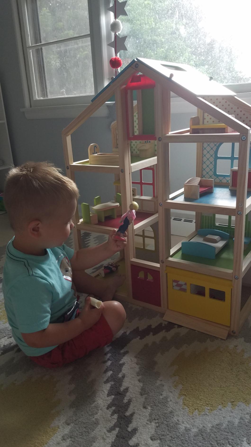 Melissa & Doug Wooden Hi-Rise Dollhouse with 15 Furniture Pieces, Garage, Working Elevator Preschool Dollhouse for Kids Ages 3+ customer photo 2