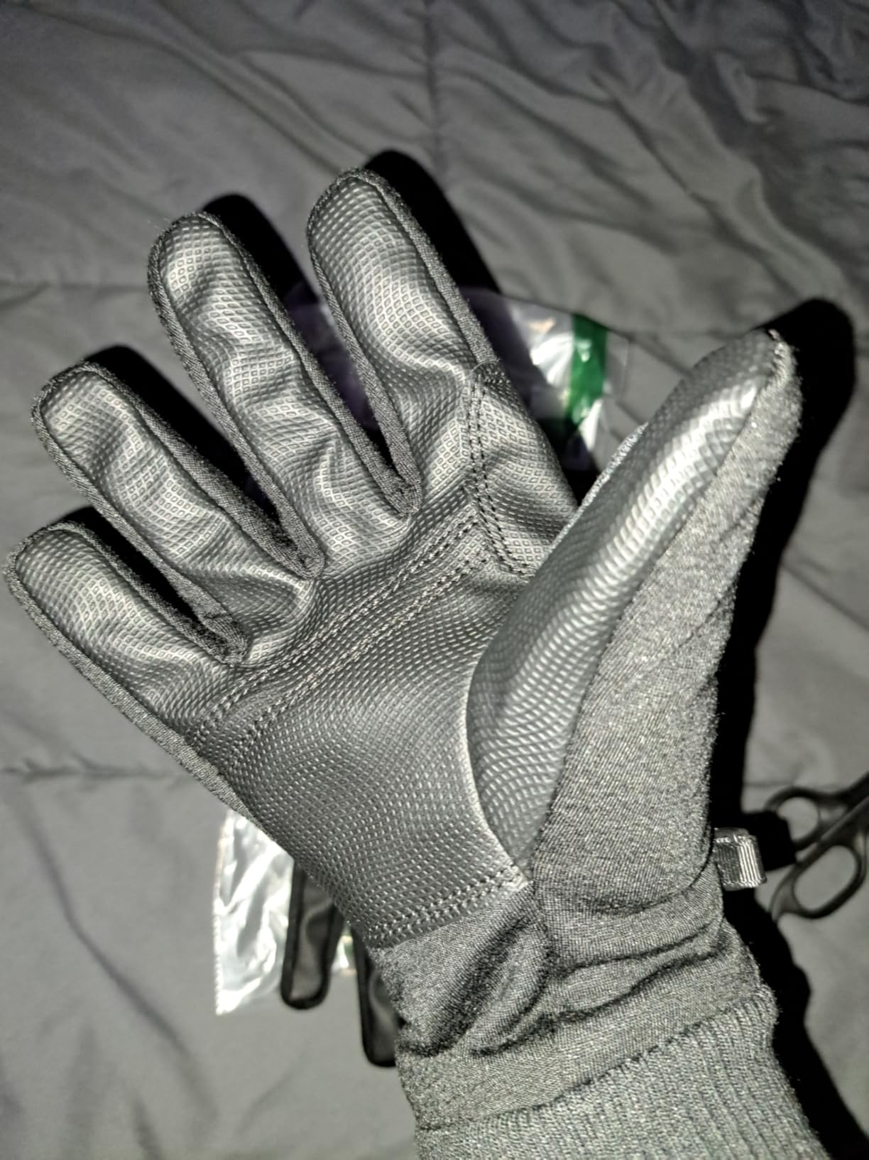 Carhartt Men's Wind Fighter Thermal-Lined Fleece Touch-Sensitive Knit Cuff Glove customer photo 1