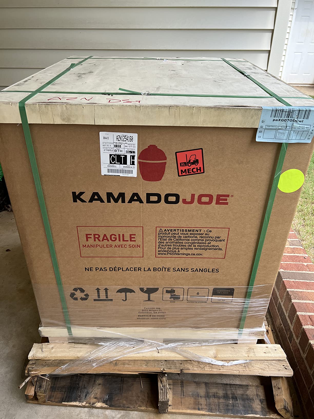 Kamado Joe Big Joe Series I 24-inch Ceramic Charcoal Grill and Smoker with Cart, Side Shelves, Stainless Steel Grates and 450 Cooking Square Inches in Red, Model BJ24Rh customer photo 2