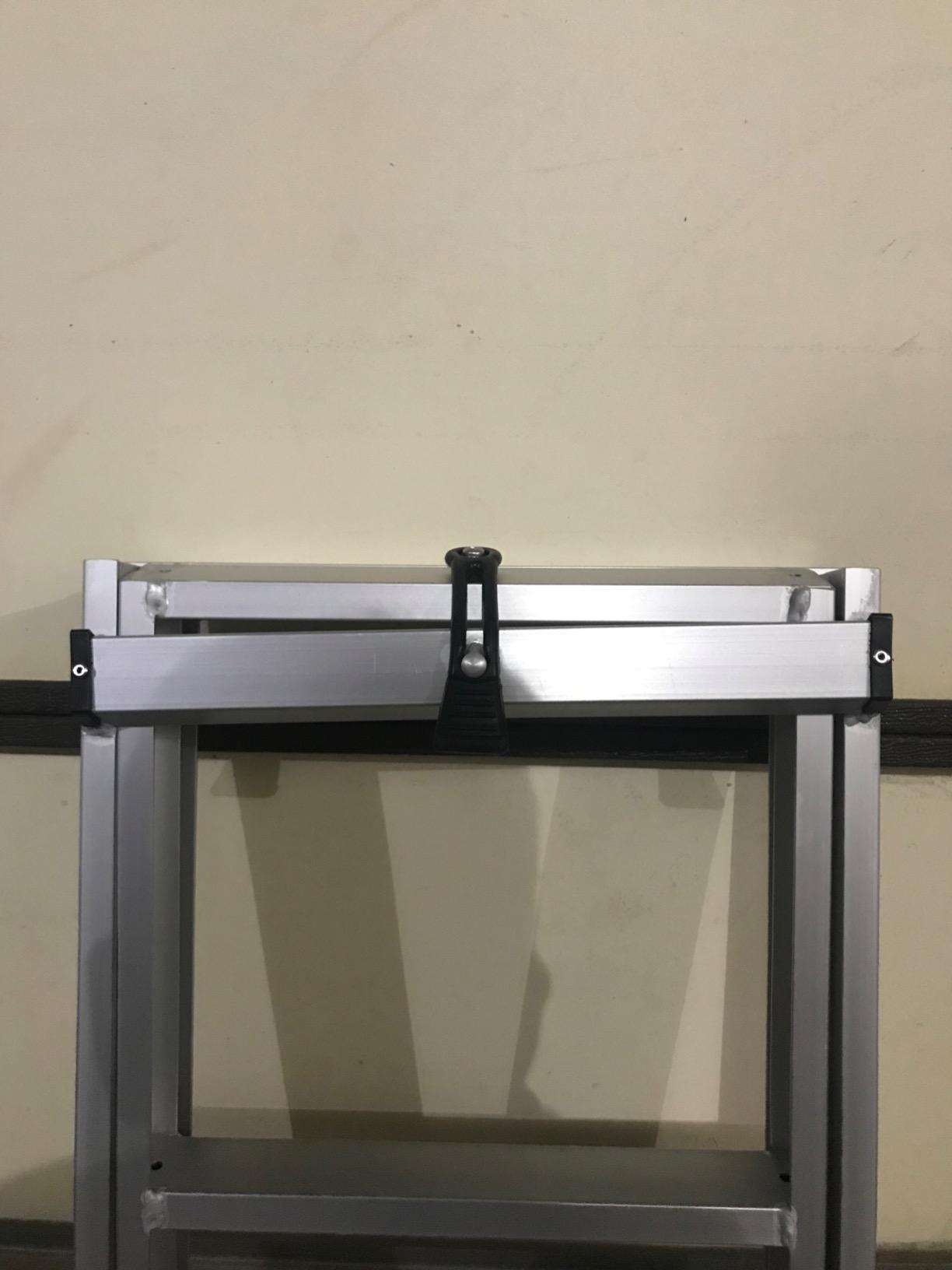 Extreme Max 3005.3434 Undermount Pontoon Ladder - 4-Step customer photo 1