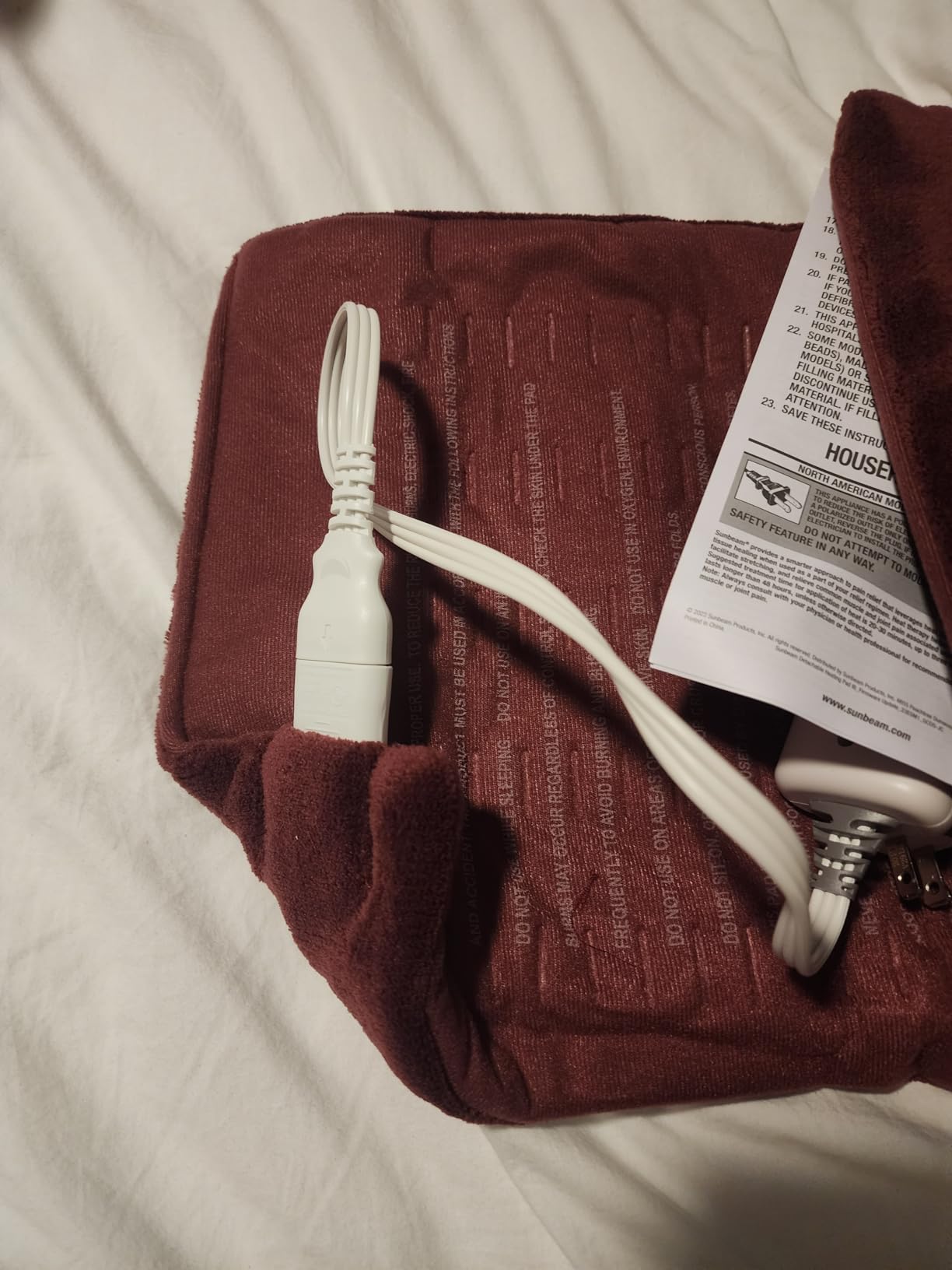 Sunbeam XL Back Neck and Shoulder Heat Therapy 12 x 24 with Auto Shut Off 6 Settings Machine-Washable Comfortable Microplush Fabric - Burgundy customer photo 1
