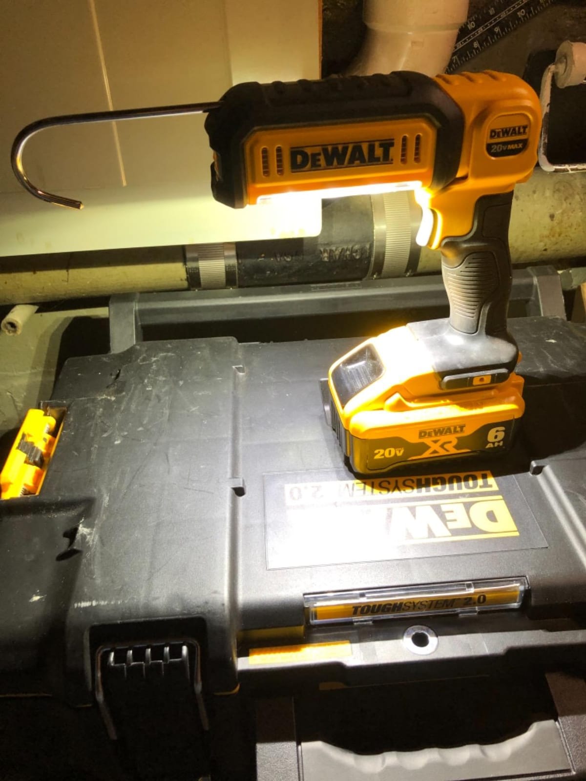 DEWALT 20V MAX LED Work Light, Rechargeable Flashlight, Pivoting Head, Bare Tool Only (DCL050) customer photo 1