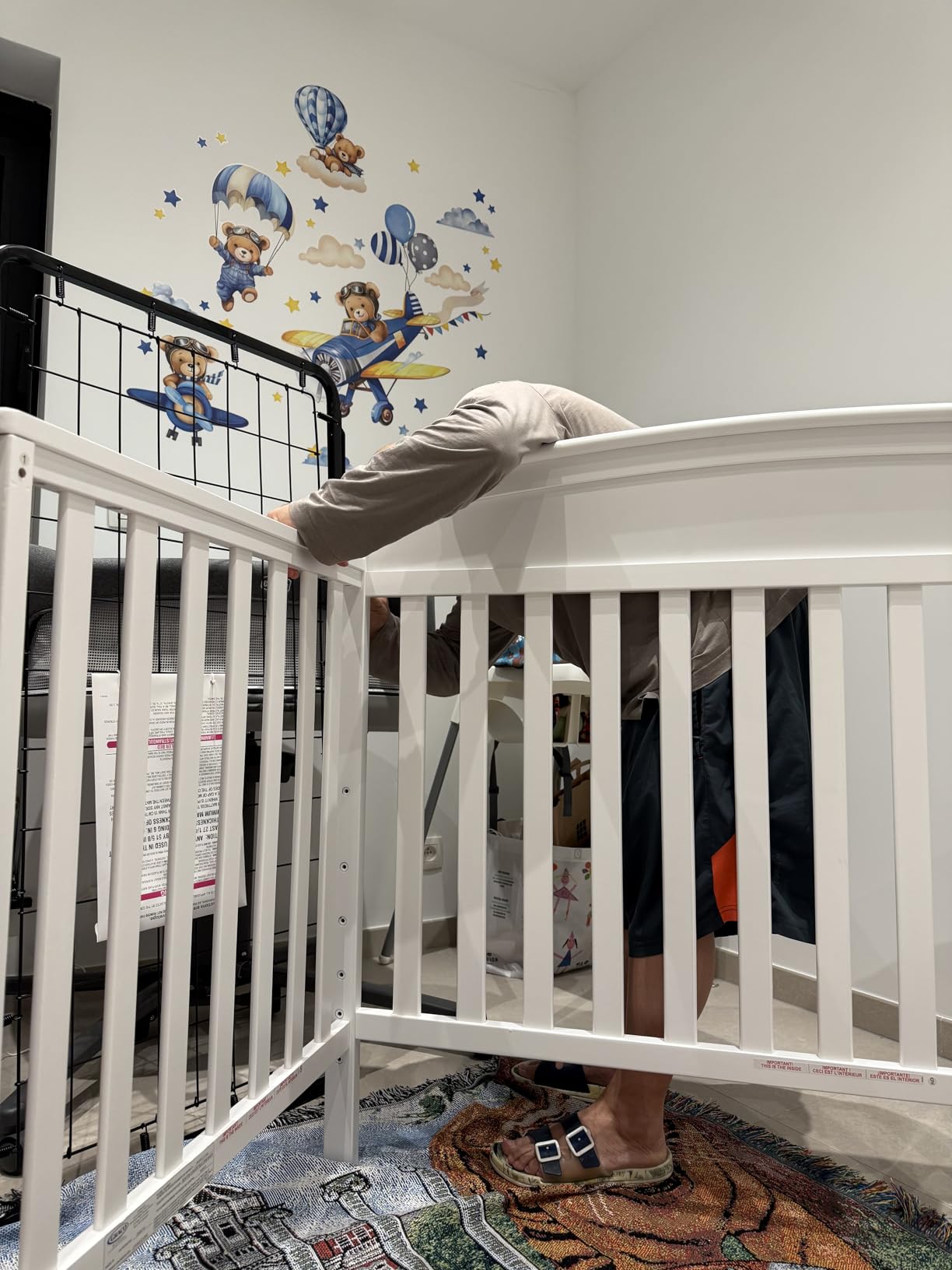 Graco Benton 5-in-1 Convertible Crib, White | GREENGUARD Gold Certified customer photo 1